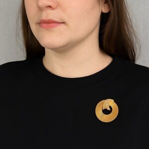 Vintage Rhinestone Brooch Pin Gold